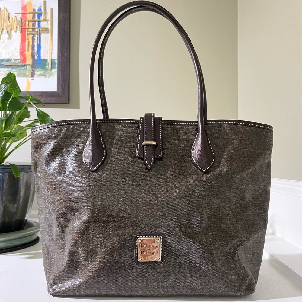 Dooney & Bourke Patent Handbag Purse